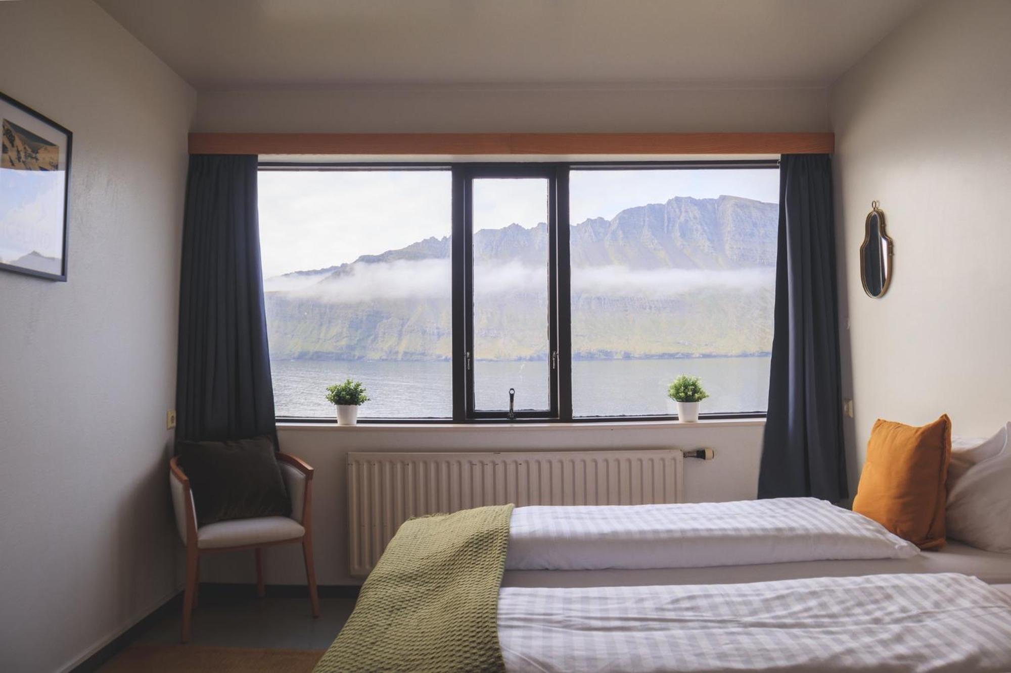 The Cliff Hotel Neskaupstaður Extérieur photo